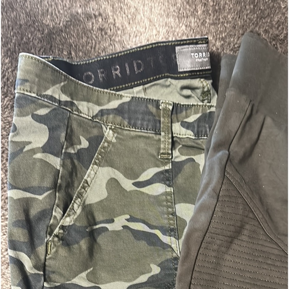 torrid Green Camo Leggings with Solid Side Panel